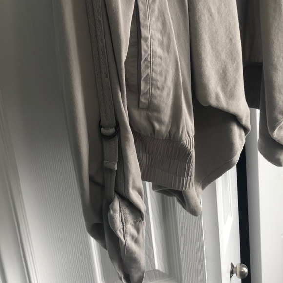 Grey jacket - Picture 3 of 3